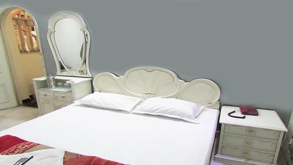 Aafreen International Villa Kolkata Bagian luar foto